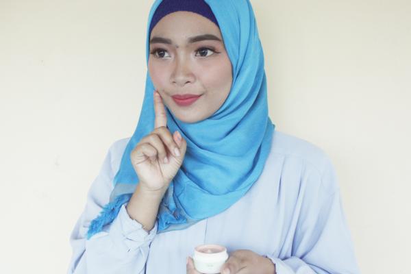 Essential for Daily Makeup, CC Cream Naavagreen